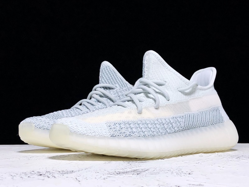 Ad*s yeezy boost 350 v2 cloud white (reflective)