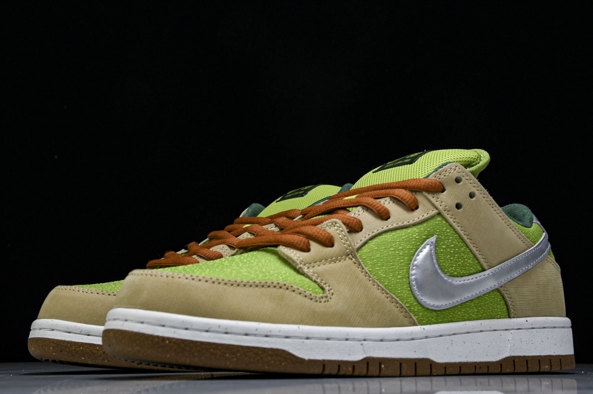 Nike SB Dunk Low Escargot